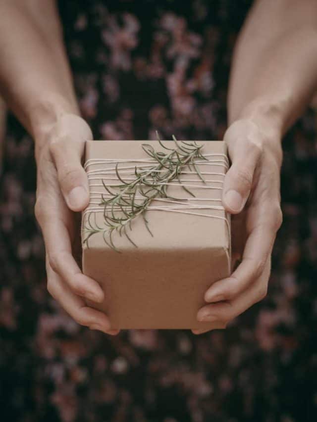 9 Eco-Friendly Gift Wrapping Ideas for 2021
