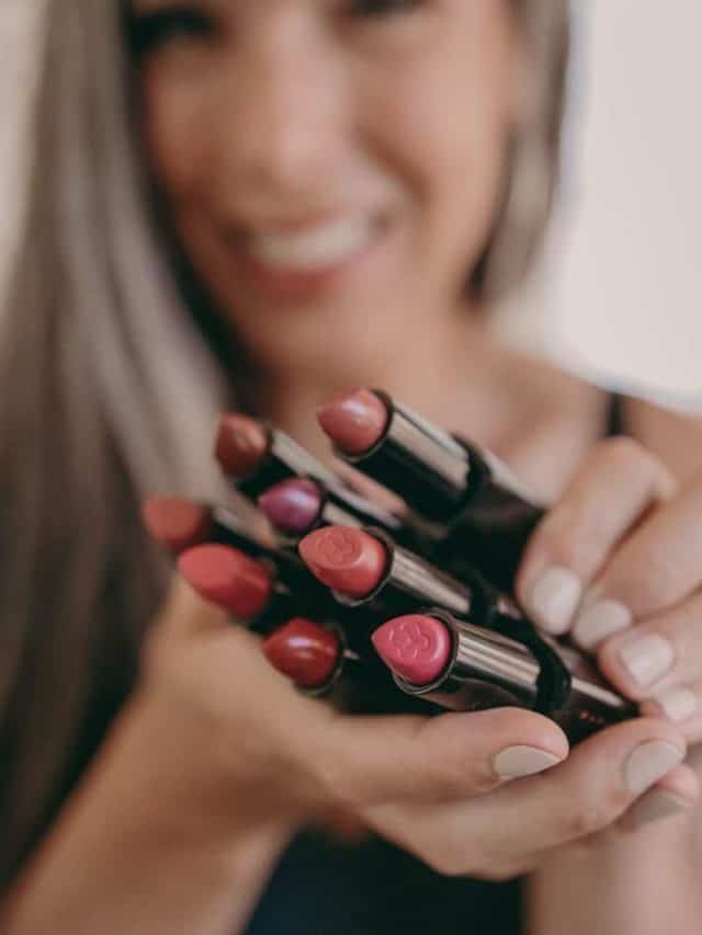 Y et Beauté Lipstick Swatches